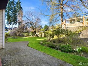 1619 102nd Place NE B2, Bellevue WA 98004