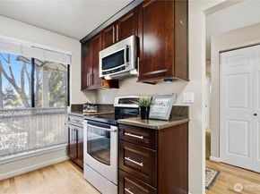 1619 102nd Place NE B2, Bellevue WA 98004