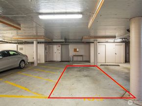 735 1st Street S 103, Kirkland WA 98033