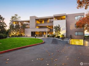735 1st Street S 103, Kirkland WA 98033