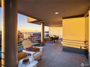 735 1st Street S 103, Kirkland WA 98033