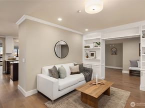735 1st Street S 103, Kirkland WA 98033