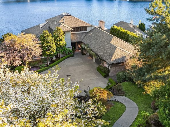 16 Enatai Drive, Bellevue WA 98004