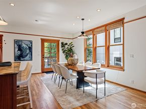 1524 10th Avenue W, Seattle WA 98119