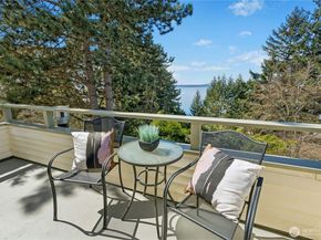 4014 57th Avenue SW, Seattle WA 98116