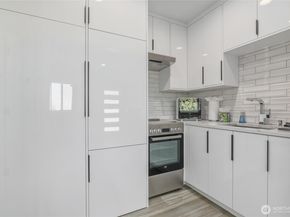 6029 Atlas Place SW, Seattle WA 98136