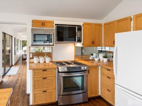 2533 NE 83rd Street, Seattle WA 98115