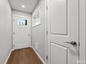 16823 Alder Way G5, Lynnwood WA 98037