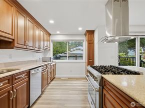 11742 NE 150th Place, Kirkland WA 98034