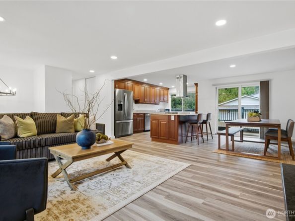 11742 NE 150th Place, Kirkland WA 98034