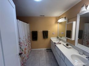 303 S 325th Lane 22D, Federal Way WA 98003