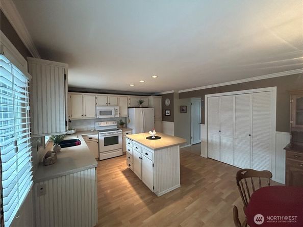 303 S 325th Lane 22D, Federal Way WA 98003