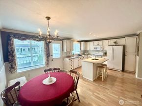 303 S 325th Lane 22D, Federal Way WA 98003