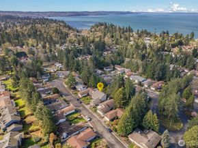 24827 13th Avenue S, Des Moines WA 98198