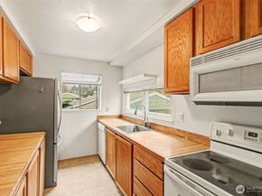 2417 S 222nd Street A6, Des Moines WA 98198