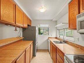 2417 S 222nd Street A6, Des Moines WA 98198