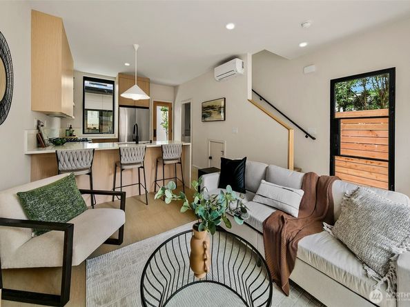 8733 13th Avenue NW A, Seattle WA 98117