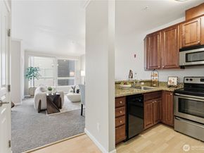 225 Logan Avenue S 308, Renton WA 98057