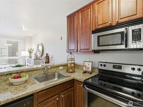 225 Logan Avenue S 308, Renton WA 98057