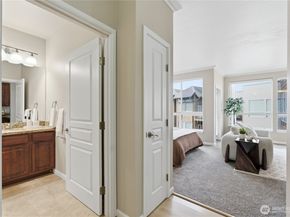 225 Logan Avenue S 308, Renton WA 98057