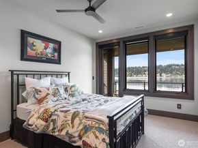 5629 Pleasure Point Lane SE, Bellevue WA 98006