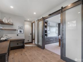 5629 Pleasure Point Lane SE, Bellevue WA 98006