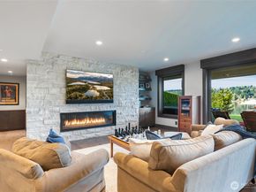 5629 Pleasure Point Lane SE, Bellevue WA 98006