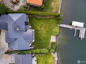 5629 Pleasure Point Lane SE, Bellevue WA 98006
