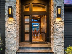 5629 Pleasure Point Lane SE, Bellevue WA 98006