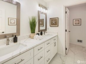 13695 NE 32nd Place, Bellevue WA 98005