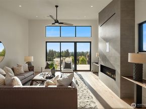 1032 89th Avenue NE, Bellevue WA 98004