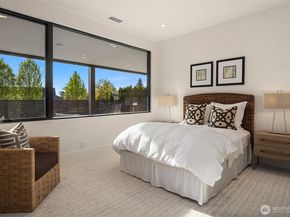 1032 89th Avenue NE, Bellevue WA 98004