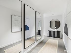 838 Avenue Square NE 1403, Bellevue WA 98004