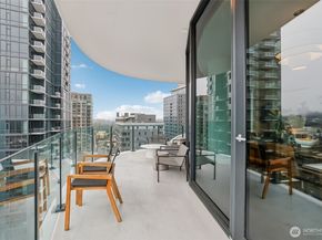 838 Avenue Square NE 1403, Bellevue WA 98004