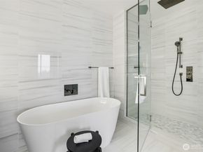 838 Avenue Square NE 1403, Bellevue WA 98004