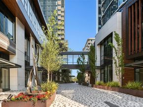 838 Avenue Square NE 1403, Bellevue WA 98004