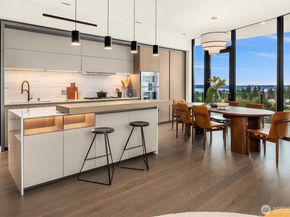 838 Avenue Square NE 1403, Bellevue WA 98004