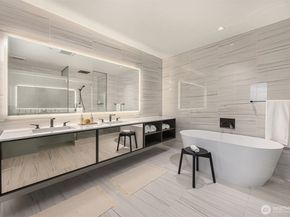 838 Avenue Square NE 1403, Bellevue WA 98004