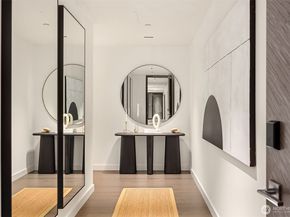 838 Avenue Square NE 1403, Bellevue WA 98004