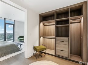 838 Avenue Square NE 1403, Bellevue WA 98004