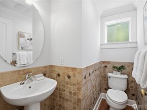 3020 14th Avenue W B, Seattle WA 98119