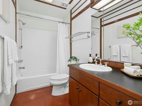 7102 NE 132nd Street, Kirkland WA 98034