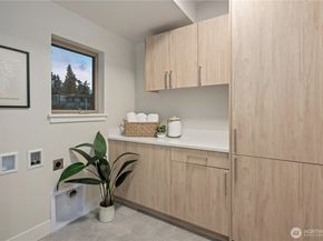 8717 126th Avenue NE, Kirkland WA 98033