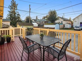 5027 8th Avenue NE, Seattle WA 98105