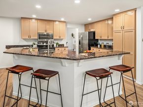 26224 SE 40th Street, Sammamish WA 98029