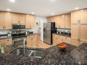 26224 SE 40th Street, Sammamish WA 98029