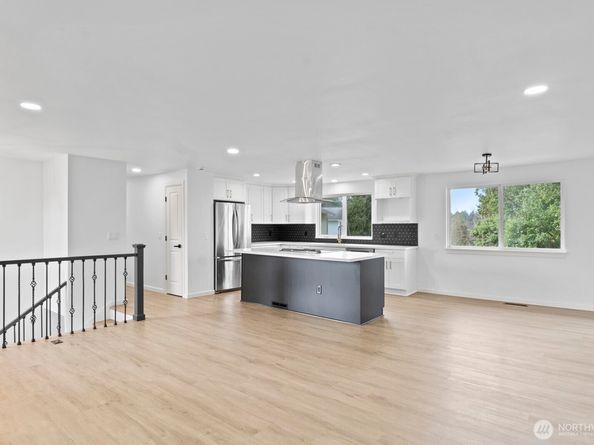 7545 Old Military Rd NE, Bremerton WA 98311