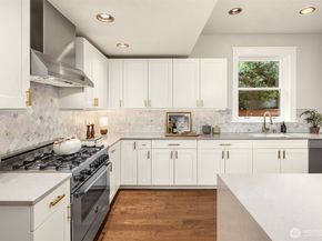 1937 7th Avenue W, Seattle WA 98119