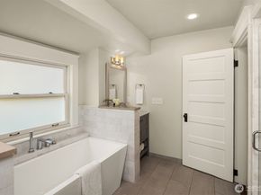 1937 7th Avenue W, Seattle WA 98119