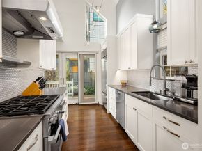 4003 Densmore Avenue N, Seattle WA 98103